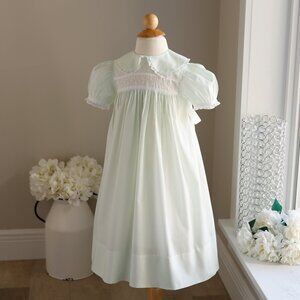 Girl's Heirloom Dress Pastel Green Vintage Lace RARE FIND Size 4/5 Like New